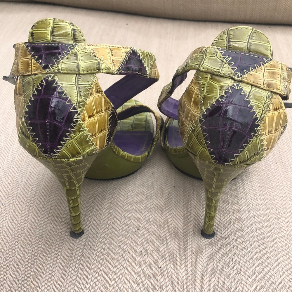 Heels - Picture 3 of 5